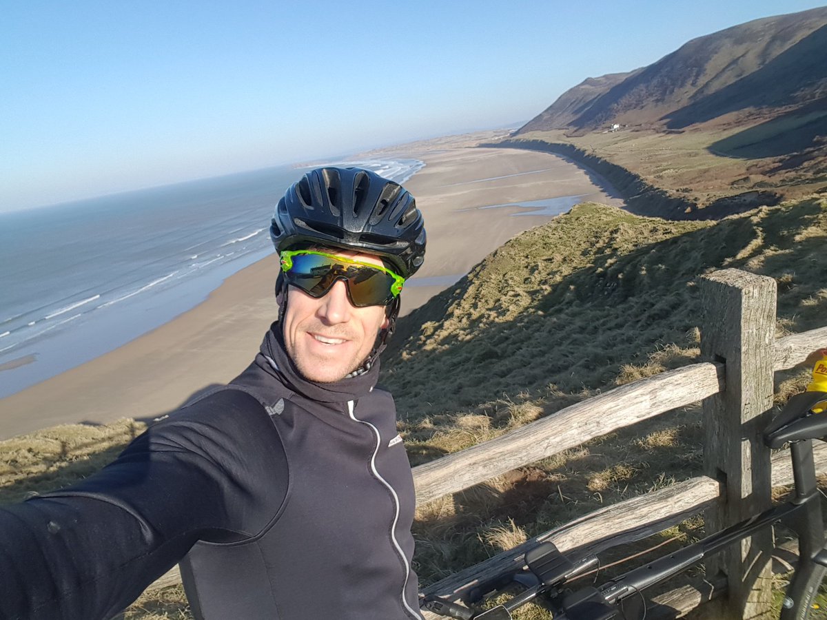 TriScarlet's tweet photo. Rhosilli saddle time #sundaymiles #rhosilli #toptenbeaches #walesneverfails https://t.co/lcH9oMmIBC