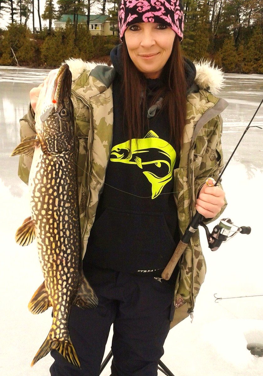 KristaFishes613's tweet photo. The splake may have managed to elude me again today but this big boy didn't😋😎🎣 I think he liked my new #SlabGrabber! #Pike #CatchAndRelease #Streamside #PredatorIceRod @WeKeepYouFishin #GirlsWhoFish #GreatCanadianFemaleAnglers  🇨🇦 https://t.co/QXq3gHigGS
