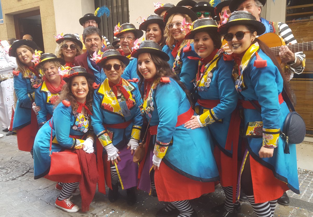 evitalamala's tweet photo. Chicas la jefa queria esta foto
@CoroFemenino https://t.co/0AnREFaQuu