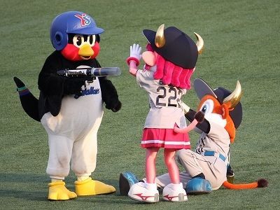 Everything you need to know about why <a href="/MissBlow/">Becky Blow 🇨🇦🇯🇵</a> and I choose the <a href="/tokyoswallows/">Tokyo Swallows</a> as our Japanese baseball team of choice.