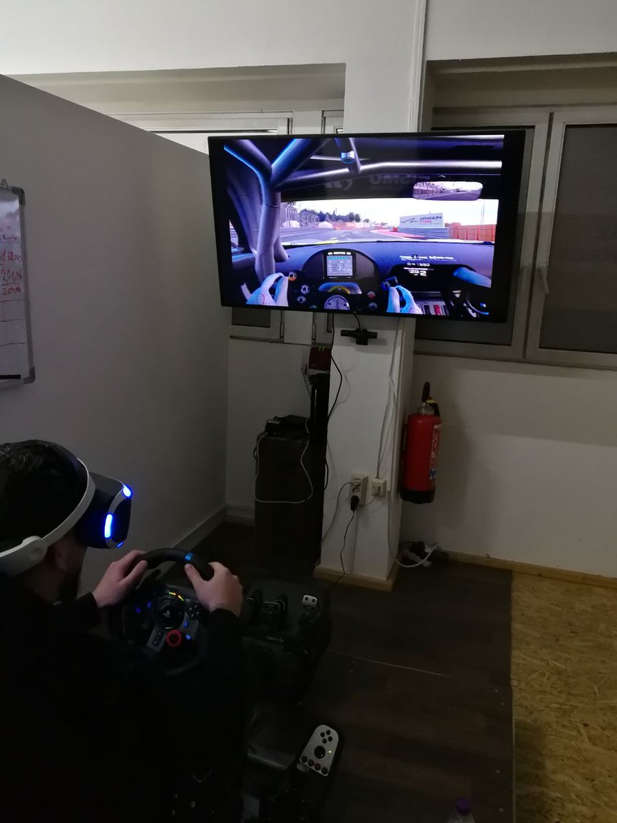 clutchunited's tweet photo. Ab jetzt jeden Sonntag - #Tatort clutch23.Arena - #weekendleague #fifa18 am Oktagon - #Fortnite in der Kurve - #vr am race Seat - das Ganze immer von &amp; mit Schattenwolf @djangohaz - man munkelt der #teamclutch Coach knackt heute die 35 wins... #esport #stuttgart https://t.co/WTTxKl9sLp