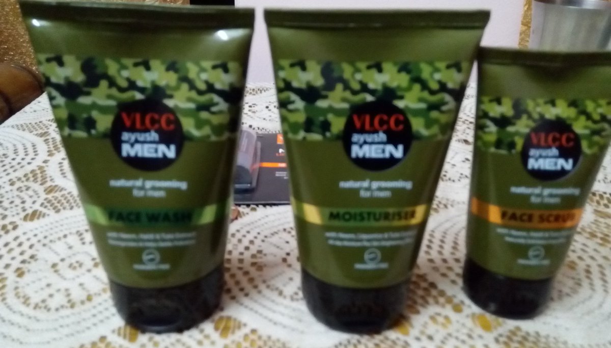 DigitalSumit's tweet photo. Ayush Facewash and Moisturizer for men is really good for skin! I have been using @VLCCpersonal products from last 1 month and the results are fruitful. 
#UnShare #Vlccayushmen https://t.co/vlITZvORBe