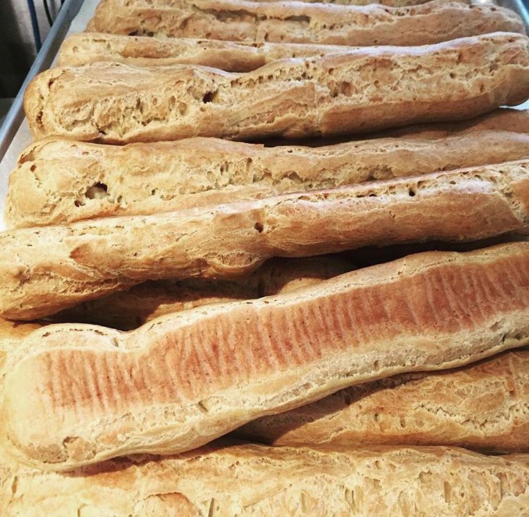 Eclairs in the making 🍽 Try the French signature Éclair feat. bananas and Dulce de Leche  #BrunchGoals #FrenchBrasserie #FifthAvenueSouth #NaplesBrasserie