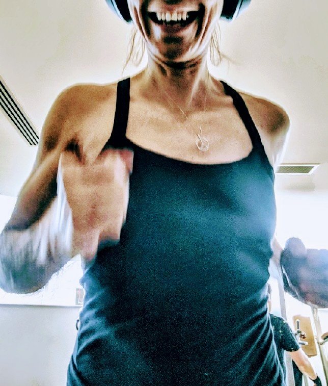 JuliaBradbury's tweet photo. Let the endorphins flow π Being and exercising outdoors is a great healer, but sometimes a good old run on a treadmill with some happy tunes is amazing. #exercisehigh #gymtime #smile #workit https://t.co/1x8uTTHiml