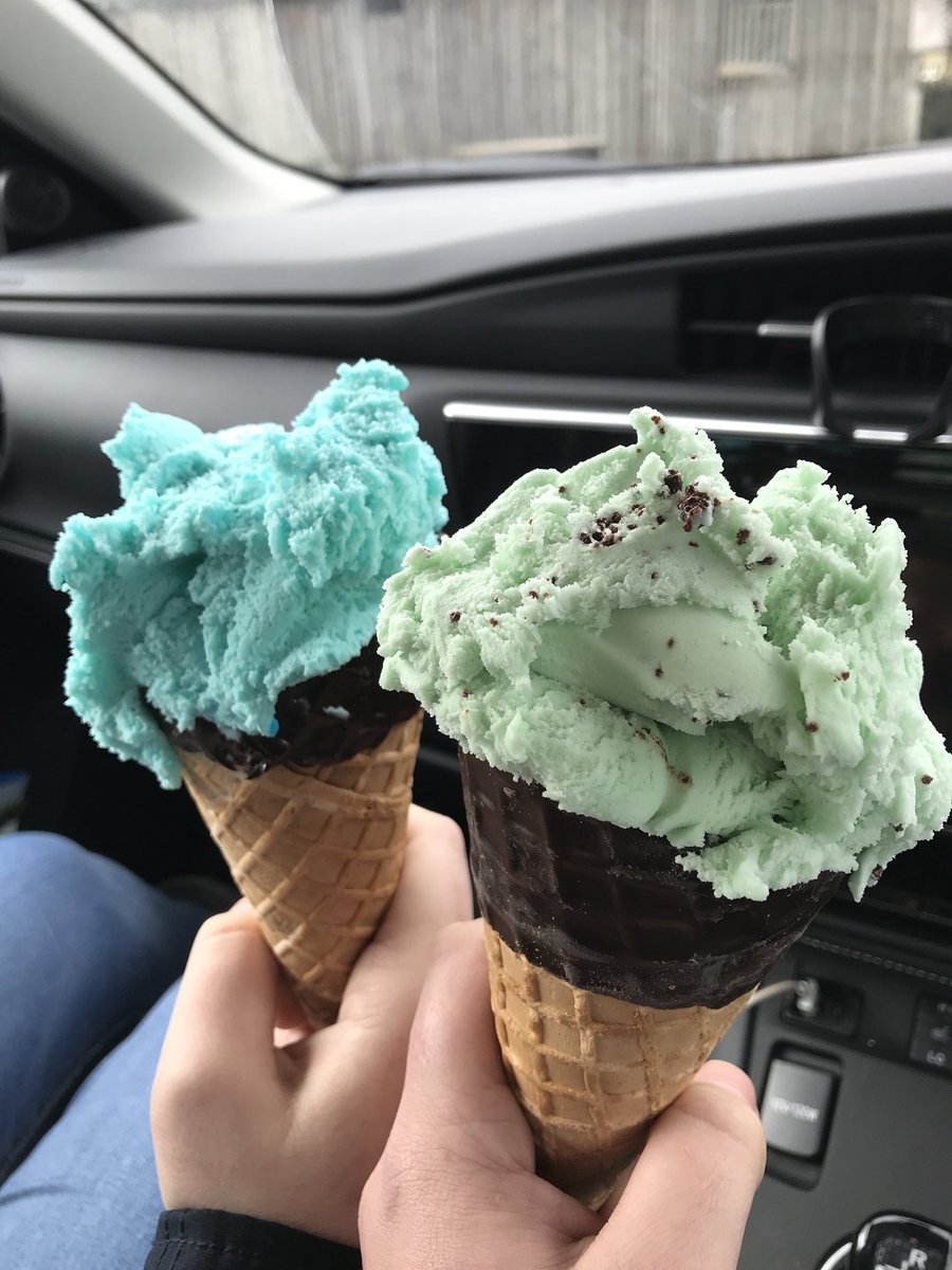 gemit87's tweet photo. Sunday by the sea #fishandchips #Seahouses #icecream #Morwick #Northumberland https://t.co/w2OpGQBDvZ