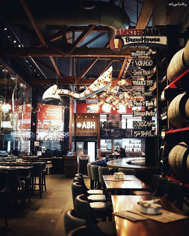 [GIVEAWAY] YES I SAID IT AGAIN .. I'm doing another GIVEAWAY guys and this time it's for the love of beer!!! I've teamed up with the people @brewfesttoronto and we are giving away a pair of tickets for the up coming Toronto Winter Brewfest from March 2-3rd at Enecare Centre …