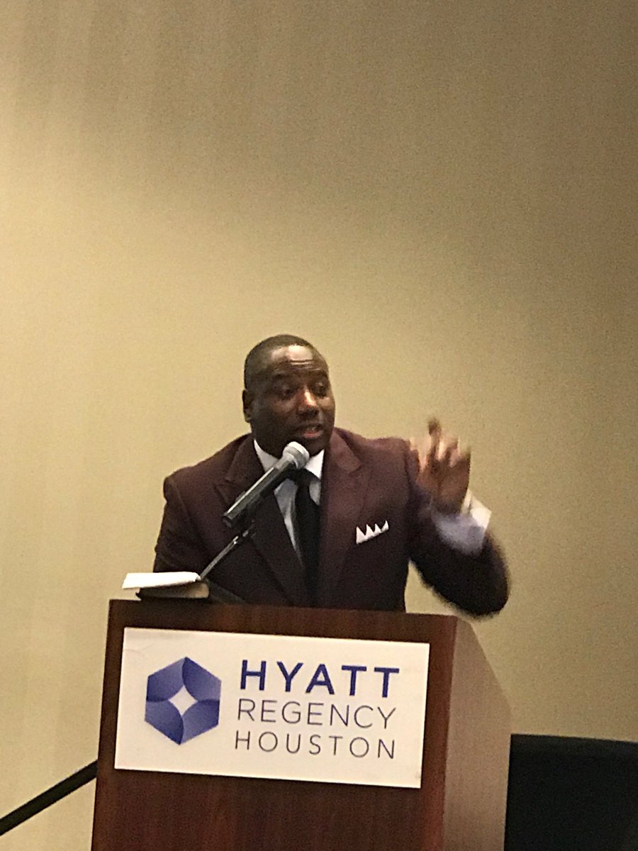 Vann052012V's tweet photo. Rev. Marcus Forney-Asst. Supt. Huntsvilles ISD “I started from the bottom now I’m here” Mark 10: 46-52 #TABSE2018 Everybody goes through at some time or another: the bottom. 1. Concentrate on your assets 2. Conquer public opinion 3. Cast off your garment https://t.co/7gc0e2Ti7a