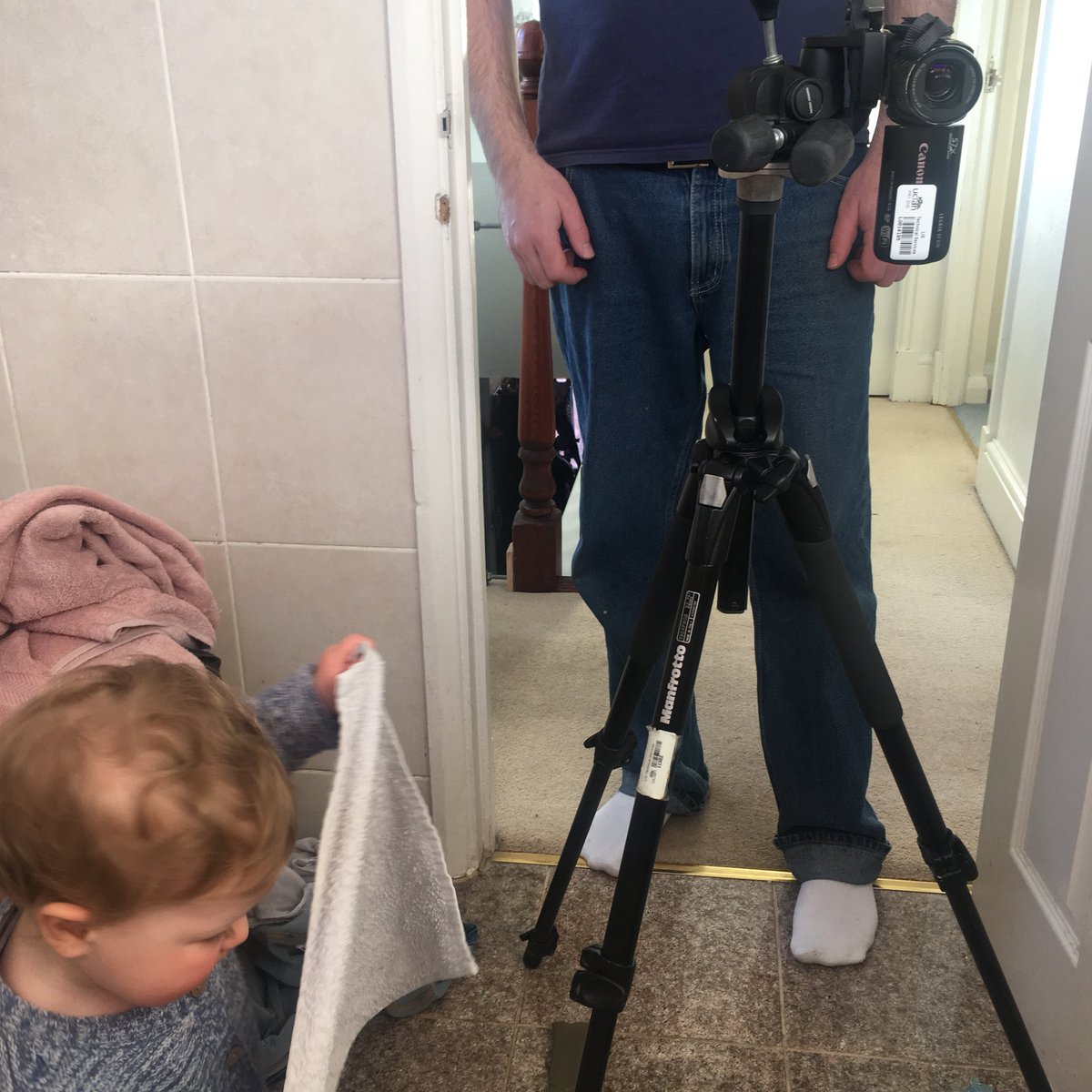 ljfooks_art's tweet image. Making Art with some of my production team. #motherartist #motherfilmmaker