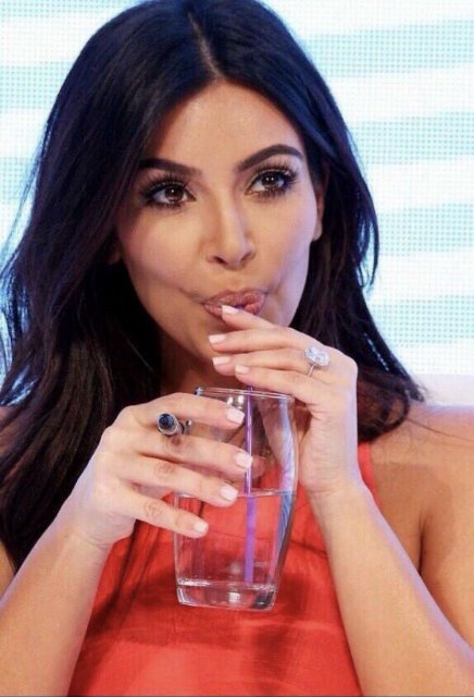 keaTheReal2's tweet photo. #DateMyFamily so Mahlohonolo has nothing to offer besides her physical appearance...#shallow https://t.co/JjmTB6QI92