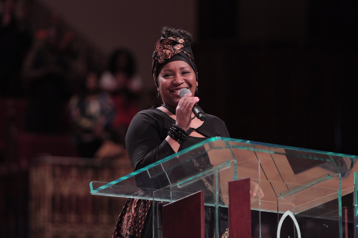 Joy105com's tweet image. Congrats to @Mrsjacque! You truly are an inspiration and a #LivingLegend! @edeweysmith @jen_pastor @HOHATL #joy105com