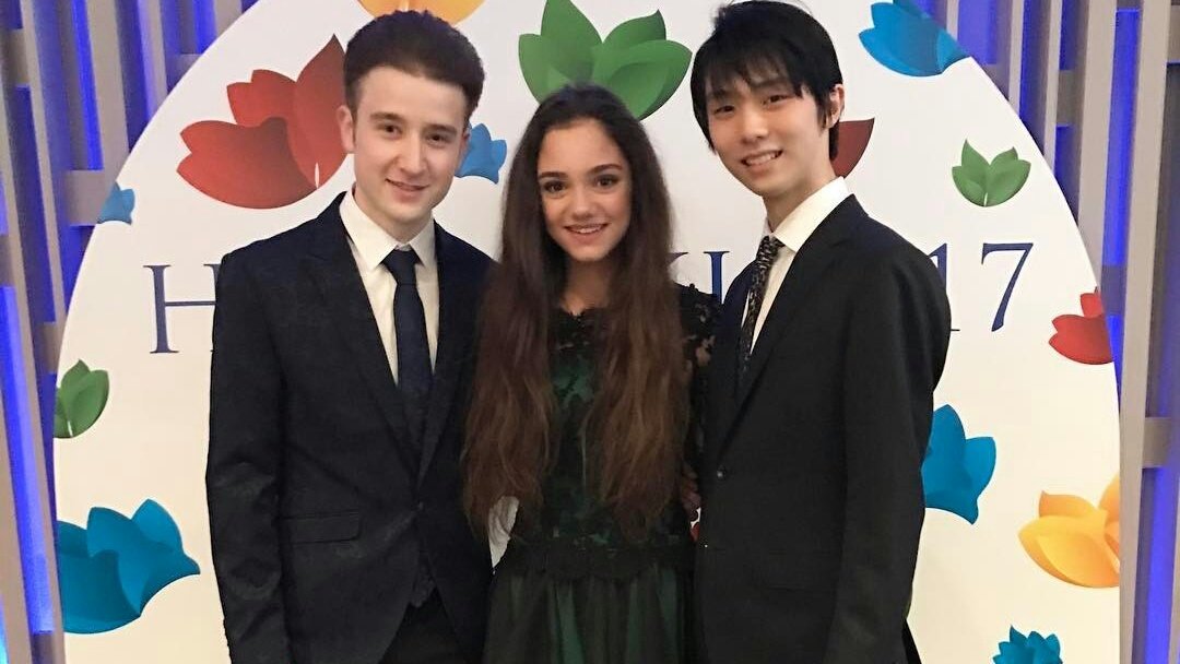 moonapologist's tweet photo. Name a more iconic squad... i'll wait:
- Evgenia Medvedeva 🌙
- Yuzuru Hanyu 🐻
- Misha Ge 👾 https://t.co/ZBGU3gBmip