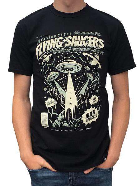 Do you like aliens? How about comic books? If you answered yes to both of those questions then you should check out our Flying Saucers comic book cover inspired tee. And if you didn’t you should check it out anyway!

Flying Saucers - £4.99/$7.00 - LIFESICK.COM