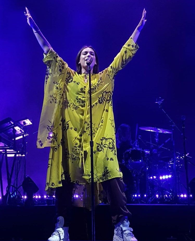 LATINS4DUA's tweet photo. Dua ayer en Abu Dhabi, Emiratos Árabes #TheSelfTitledTour 💗 https://t.co/ZbccE6AhNG