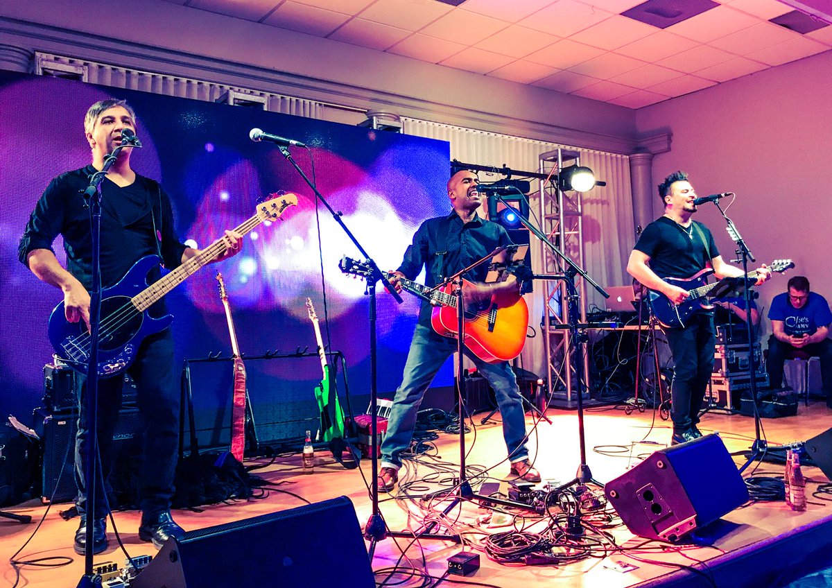 ChiefNish's tweet image. Last night’s #ChasesGift fundraiser: families dealing w/paediatric cancer! Our own officers Jeff&amp;amp;Tammy Sandy &amp;amp;son Chase (survivor).Thx to 350+generous supporters,volunteers,sponsors &amp;amp; donors. I had fun providing the live music! bit.ly/2Fwnp6L Hoping to break $40K total!