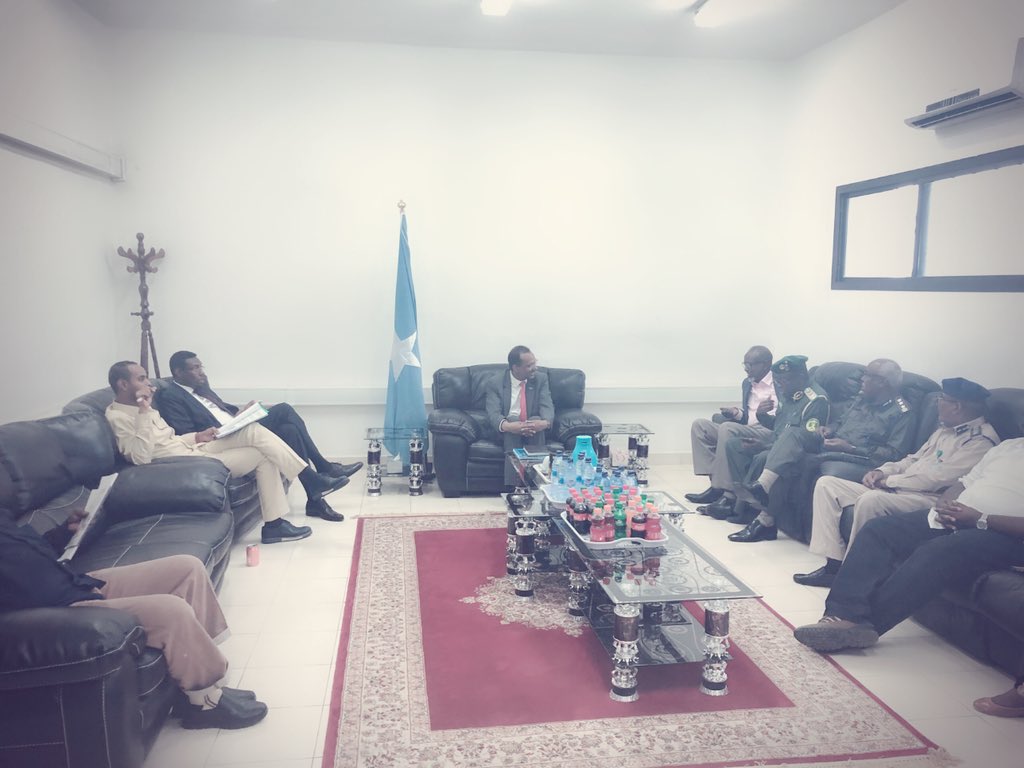 abdiCD's tweet photo. High Level Security meeting chaired by @SomaliPM at @JOCC promised that Somali Government will increase security measures to safe citizens from any threat. @JOCC will work on #humanrights compliance. #SNA #Police #NISA #Ccorps https://t.co/aimEpTBwpL