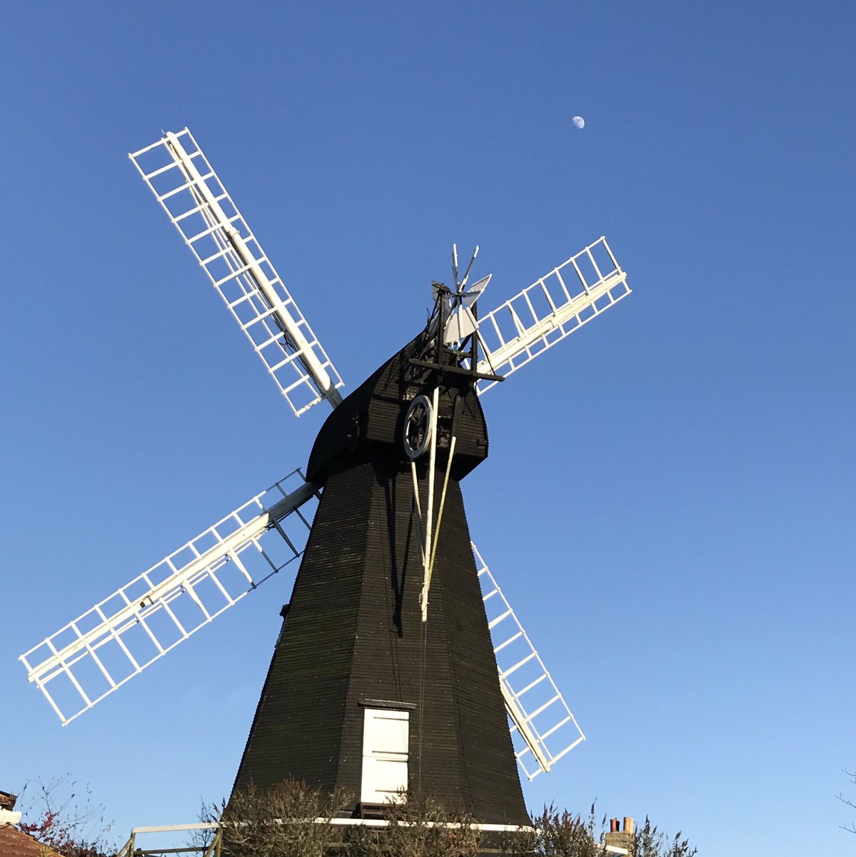 HerneMillKent's tweet photo. We hope everyone is enjoying the #beautiful #sunshine . . . But keeping warm at the same time ❄️
Tomorrow the #FriendsofHerneMill will be finalising the #2018 open season dates, so keep checking here for all the information soon! 
#HerneMill #windmill #HerneBay #historic #mill https://t.co/Sf3XCRO8L8