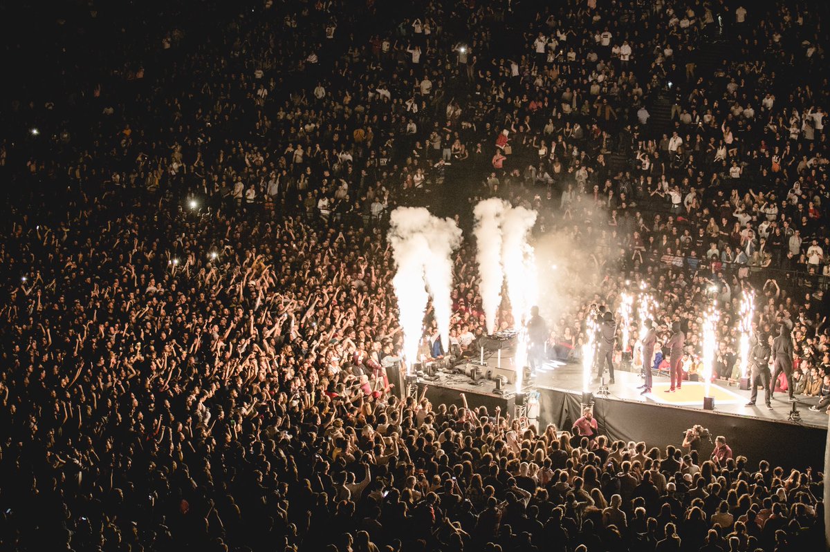 Malaamusic's tweet photo. Merci Paris ! Merci @djsnake ❤️🇫🇷 https://t.co/Sr20kUrXEN