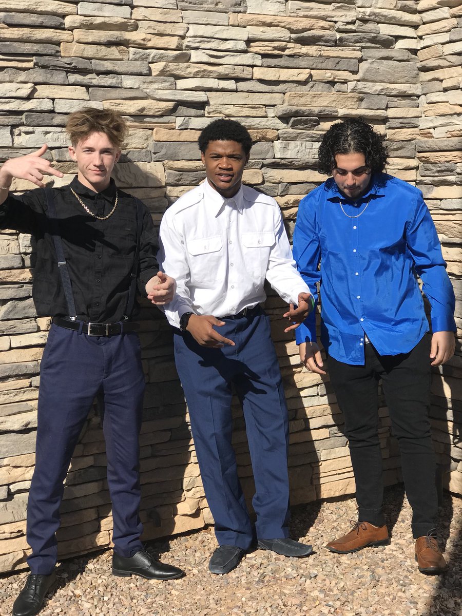 LocalPlayboi's tweet photo. This my family😈💯 https://t.co/rLqY4LDY7J