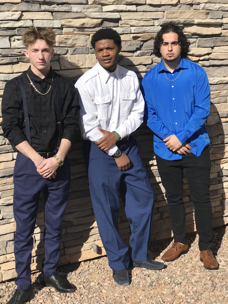 LocalPlayboi's tweet photo. This my family😈💯 https://t.co/rLqY4LDY7J