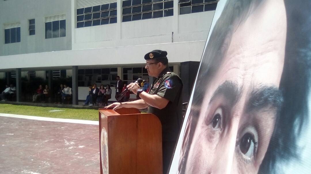 direducejb's tweet photo. Sub-director de @direducejb #CnelJoséRomero "En nombre del ciudadano G/D @ISANCHEZSEGURA Director de Educación le damos la bienvenida a la @ameb_vzla, deseandoles el mayor de los exitos en esta nueva meta, Bienvenidos Aspirantes #CEFOC a nuestro glorioso @EjercitoFANB https://t.co/gFhs1ZBrNb
