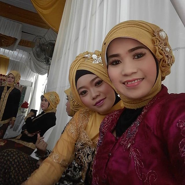 alfurqonfairuz's tweet photo. #kondangan #wedding #kebaya #hijab #moslemwear #pernikahan #adatjawa https://t.co/fwwEdbiGPW