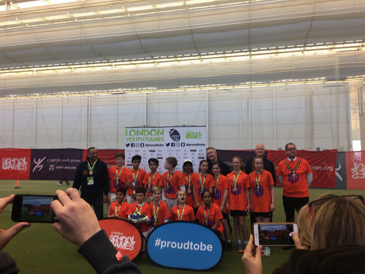 MHCommunity01's tweet photo. @mytimeactive The Deputy Mayor of Bromley Cllr Kevin Brooks Brooks at the London Youth Cricket Finals .
Really proud that Bromley Boys won Gold and Bromley Girls Won Silver 😊 https://t.co/OgcAIBWnQ3