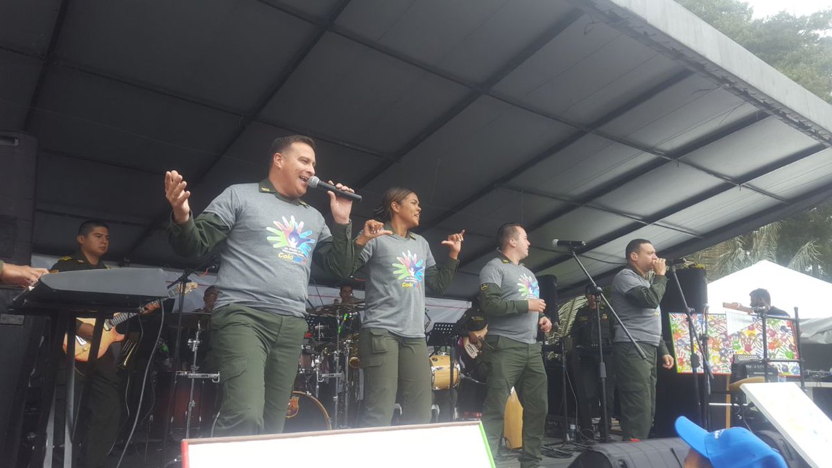 acopelcomunica's tweet photo. Sube la temperatura con la llegada de la @orquestapoliciacolombia al #DiaEnfermedadesHuerfanas. #AmiMeImportan https://t.co/DwNiNrVmcM
