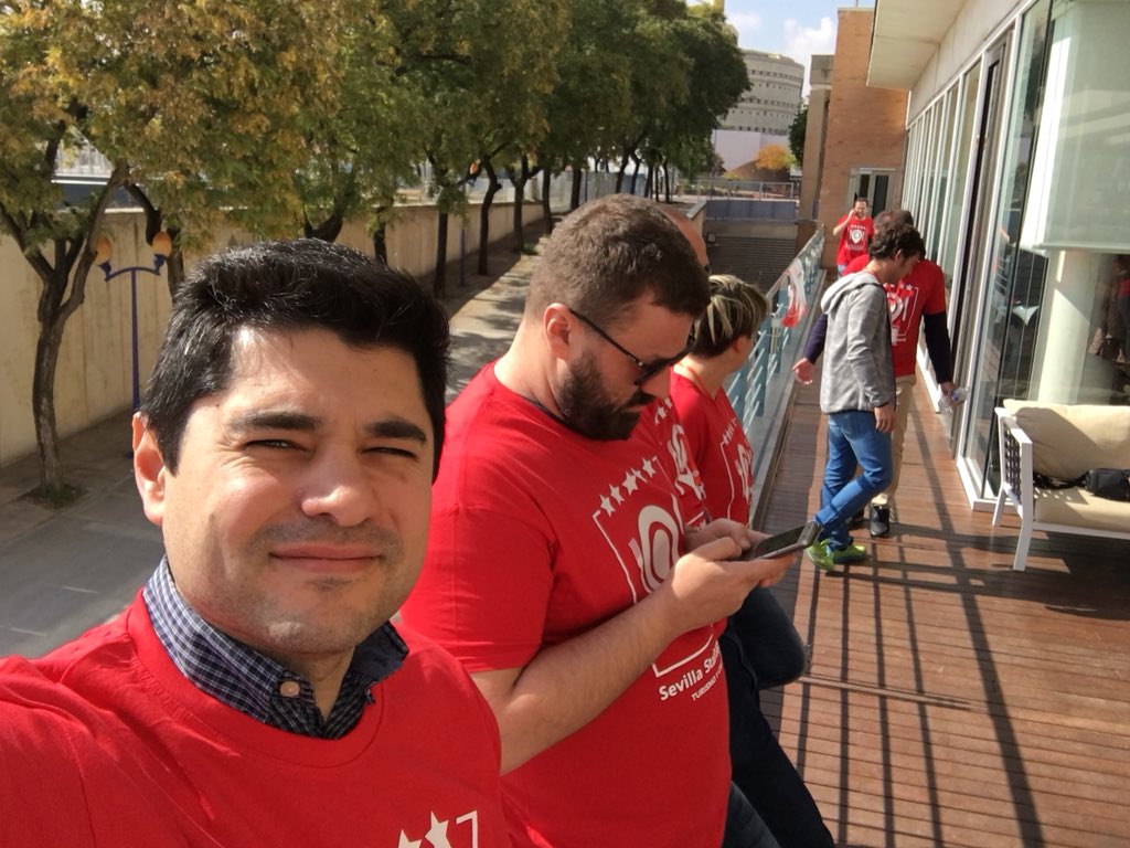 FernandoXierra's tweet photo. Un evento para chuparse los dedos!!! #SWSevilla turismo y gastronomía. https://t.co/wbvPTVfcUk