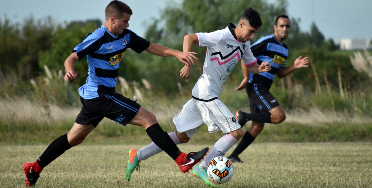 #CampeonesMVD
<a href="/Jugafclub/">Jugá Fútbol Club</a> en un encuentro parejo se impuso a <a href="/fc_valparaiso/">Valparaiso FC</a> . El Valpa mejoró con relación a la primera presentación, pero no supo concretar las situaciones generadas. <a href="/lasectafcOK/">LA SECTA F.C.</a> derrotó a <a href="/CostaBlueFc/">Costa Blue FC</a> , dándole un toque de incertidumbre a la última fecha.