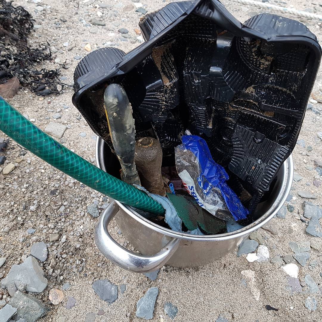 isuplife's tweet photo. Super cold on my hands on my Friday afternoon paddle, lovely out of the wind, and a great view down the #riverlynher as a reward. Not forgetting the #2minutebeachclean afterwards.
#suplife
#cornwall
#devon
#winter
#redpaddleco
#rivertamar https://t.co/1mnRNifSb1