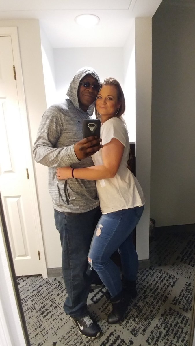 LiLBotany501's tweet photo. ME &amp; MY QUEEN STEPPING OUT FOR A MIN..... #ENJOYINGDALLAS #GREATMOMENTS #SHEISMYROK https://t.co/Eznp4fzx3j