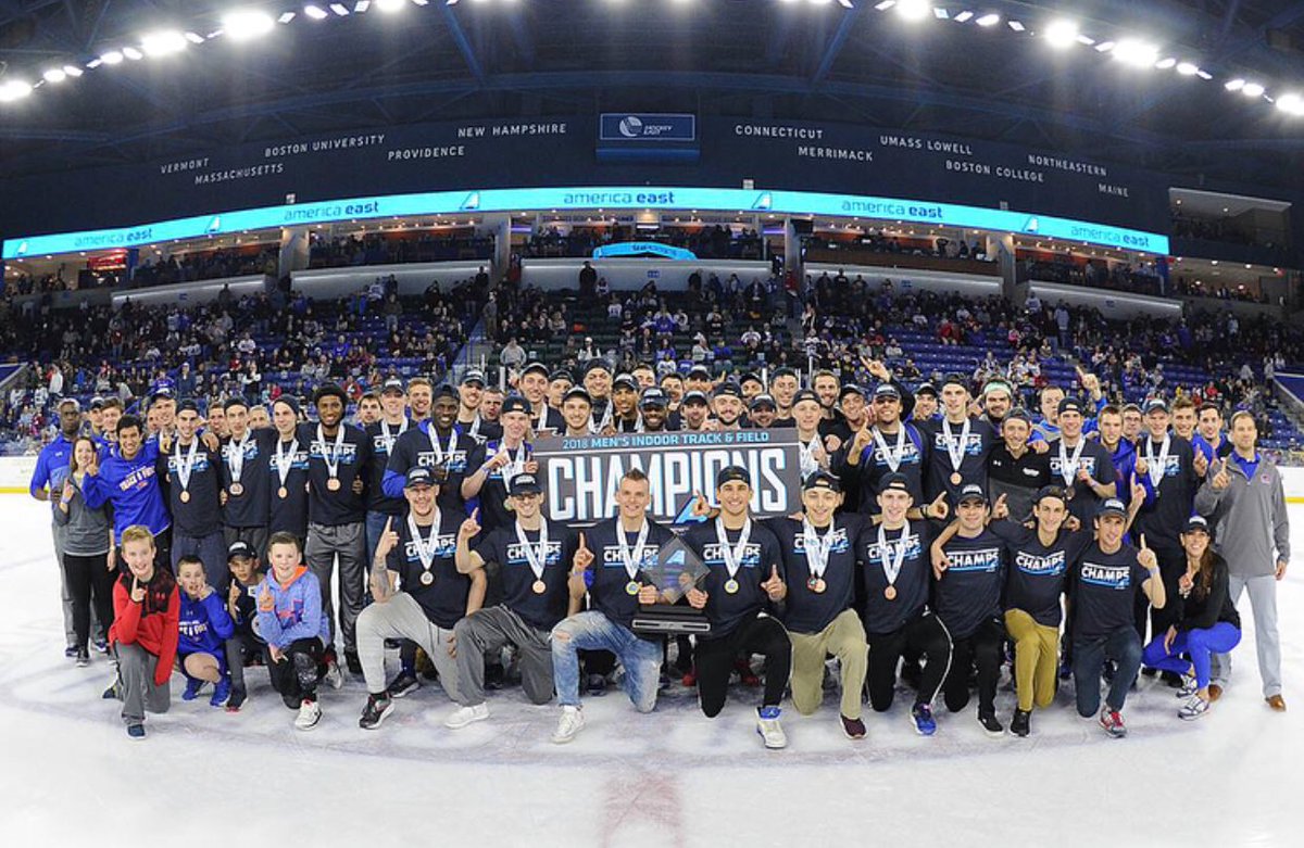 AmericaEast's tweet photo. During @RiverHawkHockey’s game, 2018 Indoor Track &amp; Field champions, @RiverHawkXCTF, was recognized on the ice! 🏆 #AETF https://t.co/rlVszEZOuG