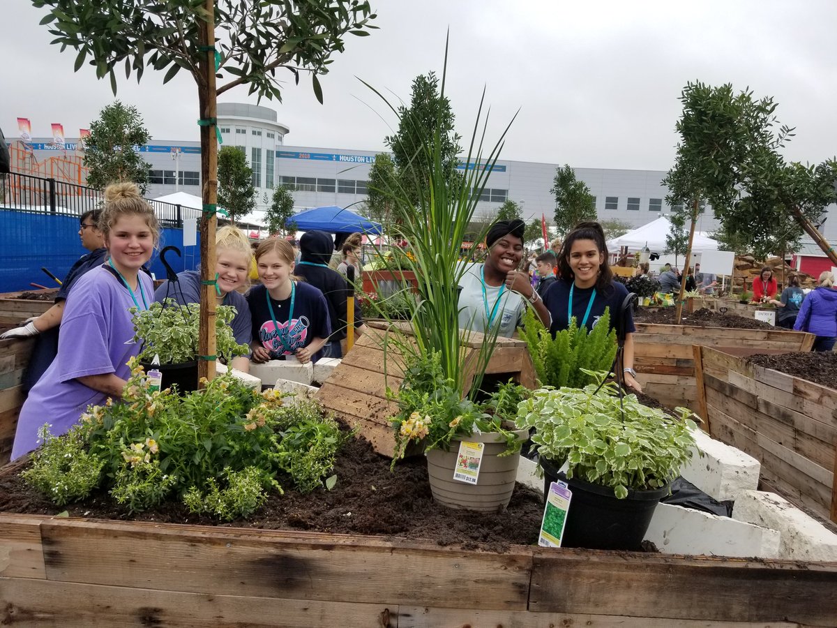 ClementsFFA's tweet image. Competing at the Miniscapes contest today at the Houston Livestock Show &amp;amp; Rodeo! @CHS_Rangers