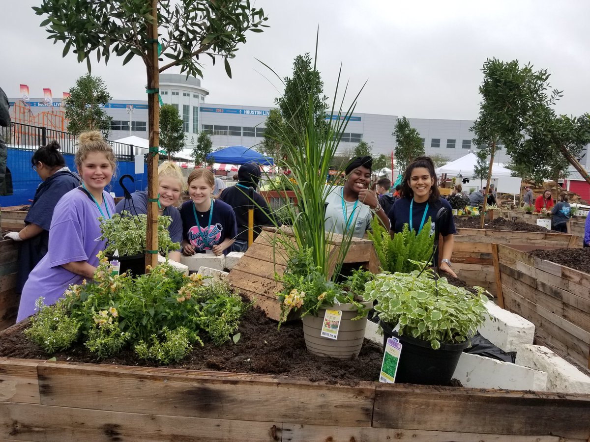 ClementsFFA's tweet image. Competing at the Miniscapes contest today at the Houston Livestock Show &amp;amp; Rodeo! @CHS_Rangers