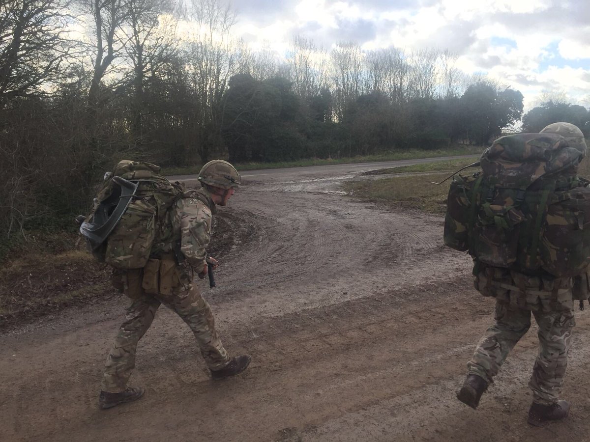 3_rifles's tweet image. The Mortar Cadre completing Ex HEAVY CARRY - 5 miles with 30kg simulating carrying Mortars and ammunition across the battlefield. Riflemen must pass it in order to qualify as Mortarmen #SwiftandBold #FireforEffect