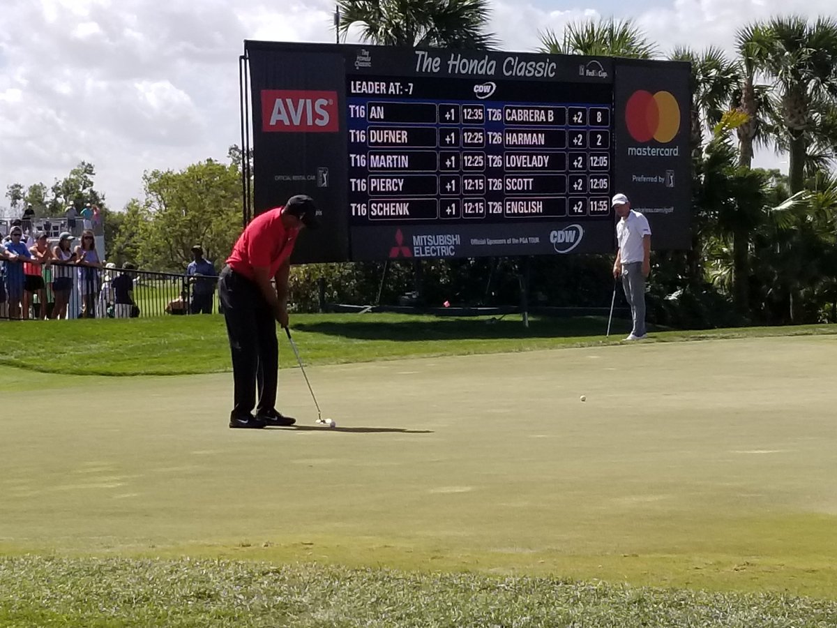 dlynch772's tweet photo. Enjoying the #hondaclassic with my dad. https://t.co/RyqgM3z0Uu