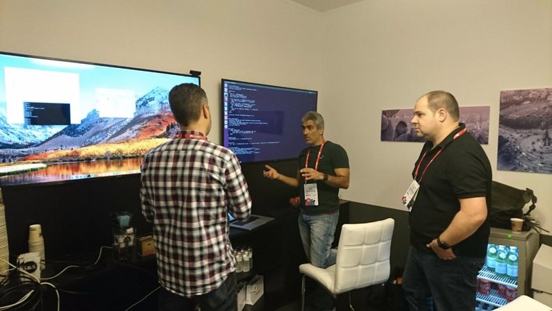 justyna_bak's tweet image. Curious to see a real-time #NetworkAsAService deployment and chat about #SDWAN for service providers? We also have a cool IoT demo #RaspberryPi #MachineLearning! Stop by Hall 2 room C12 and meet with @Riverbed #MWC18 #MWC2018 demo crew.