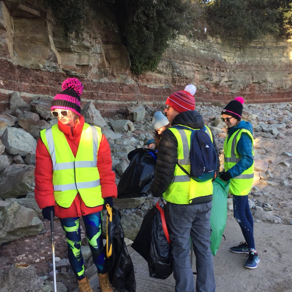ValeSLSC's tweet image. Great turn out today for the Whitmore Bay beach clean from @ValeSLSC #keepbarrytidy