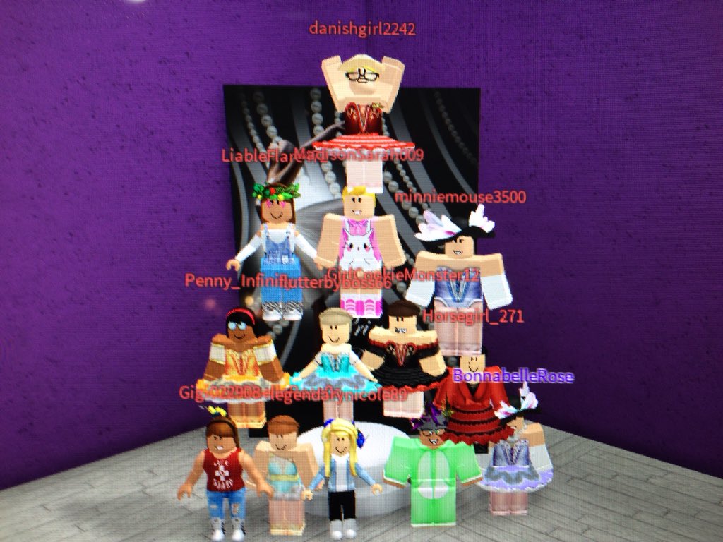xo_Blur's tweet photo. Amazing job to everyone who competed! You all are so talented and you all did fantastic!💕 #PrixdeBallet2018 #RBARBLX #FocusFam @bonnablox @MimiDevRblx @SophiqueeRBX https://t.co/rtMFTSGN1Y