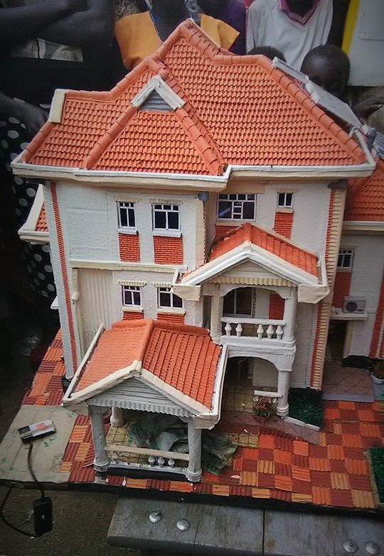 JuliusBintu's tweet photo. South Sudan's Got Talent: A young secondary school student in Juba created this model house. He says he wants to become an engineer, so needs support. 🇸🇸

Please RETWEET this update to help the talented student find support. 👍✍️ https://t.co/tjHW8NVGLs
