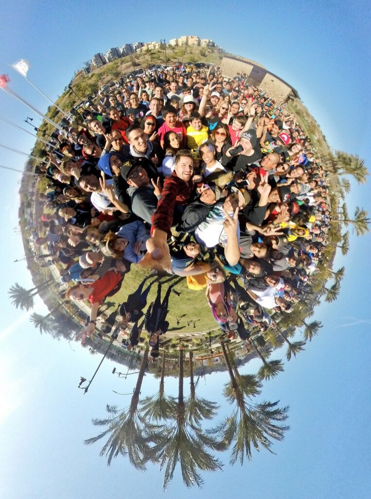 thelasthotsauce's tweet photo. Wow what a day! Community Day! +700 people !!! Thank you everyone who attended and Thank you @sprint for putting your faith in me.
#TheLast #TheLastSauce #TheLastHotSauce #realitychanger #trainertips #pkmnmasterholly #sprintpokemongo #niantic #salathaisd #cassyhwang #pokemongo https://t.co/18S3vDytdR