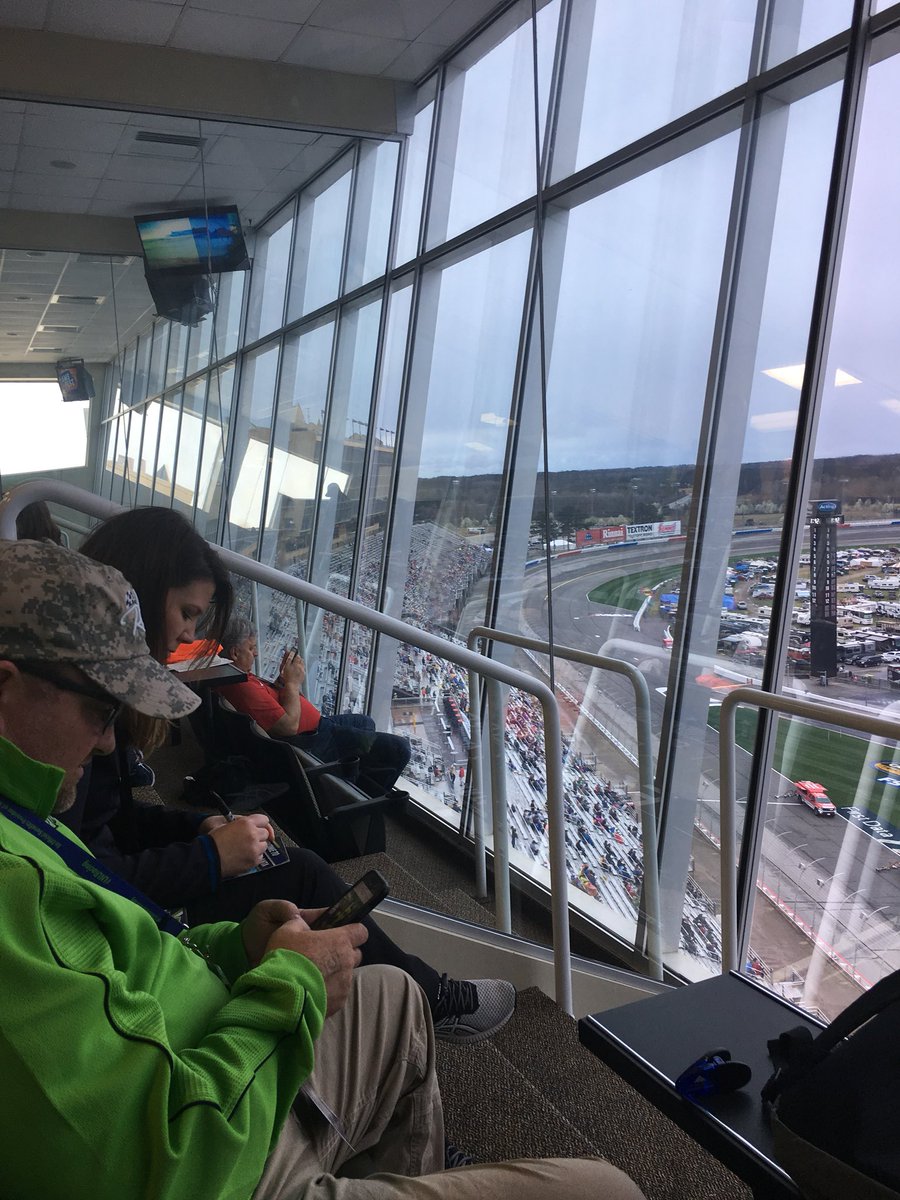 JEverly34's tweet photo. Liberty National Suite #lnlracing https://t.co/5jxiWQ7ePr