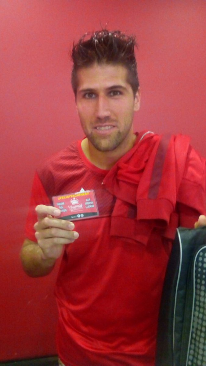 Aplausos para <a href="/ehartard/">Elias Hartard</a> la figura del #Clasico118 @ADMiRadio 👏👏