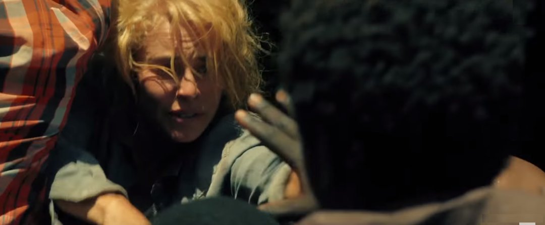 Desgarradora, emocionante y necesaria. Refleja lo peor del #capitalismo y del ser humano, pero a la vez deja una ventana abierta a la esperanza. Película que arranca más de una lágrima, que remueve conciencias y saca a la superficie una dura realidad. #cine #ElcuadernodeSara