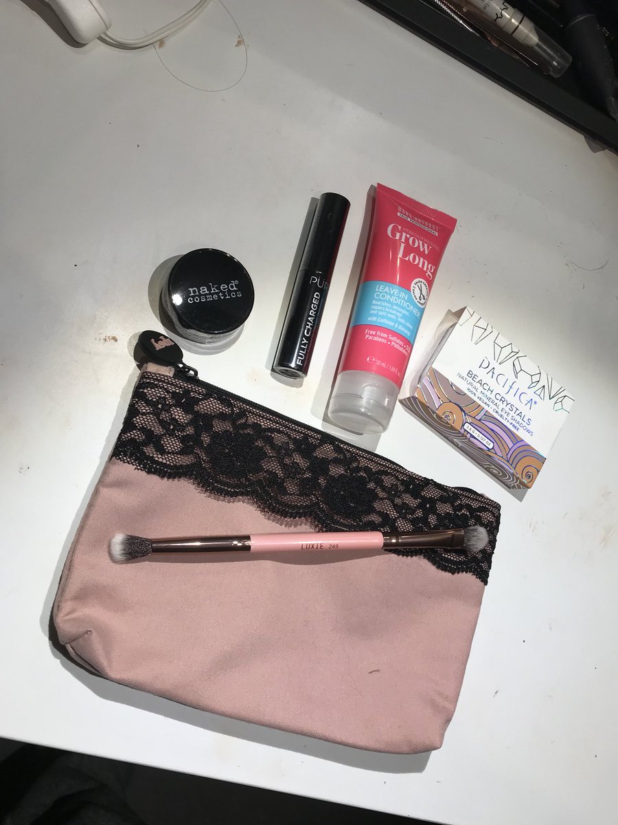 dolledbydeejay's tweet photo. February @ipsy glam bag has finally arrived! So excited to try these wonderful products ππ
β’ @nakedcosmetics
β’ @purcosmetics
β’ @MarcAnthonyHC
β’ @ILovePacifica
β’ @LuxieBeauty
#ipsyglambag #ipsyunzipped #ipsyfebruary #februaryglambag https://t.co/b6QmWKdY9L