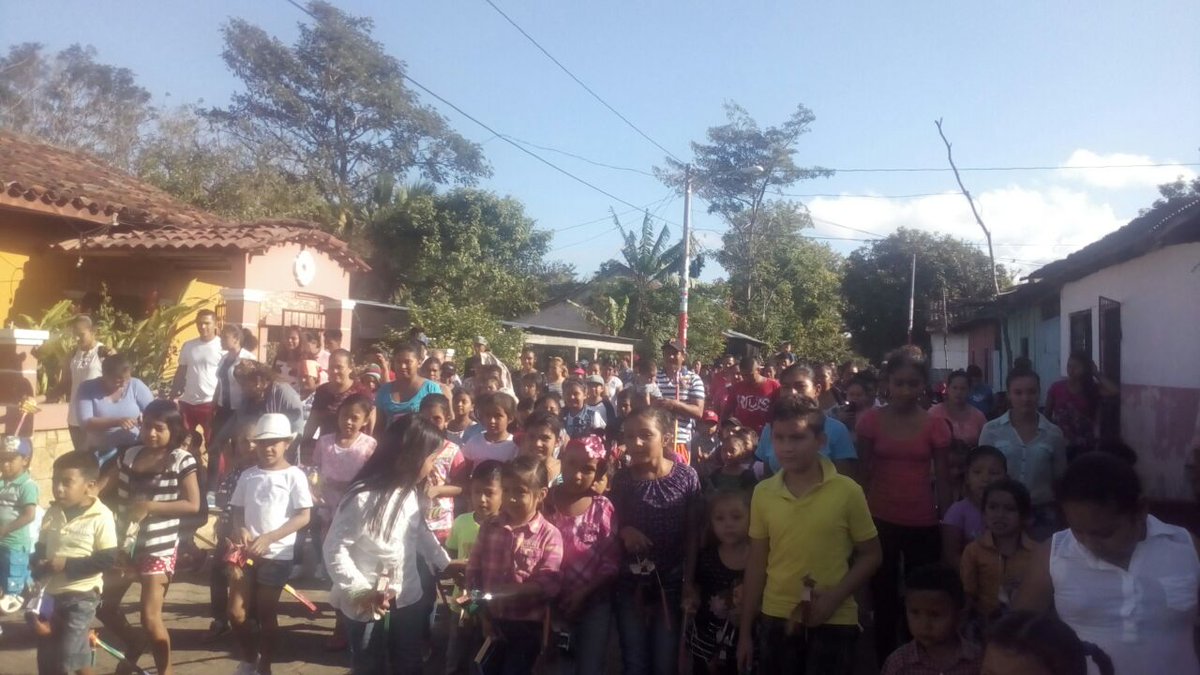 ziloelena's tweet photo. Desfile a caballito de palo en El Municipio de la Paz de Carazo.
#AMORANICARAGUA  https://t.co/AlMyLoLteY https://t.co/uCqSSysCev