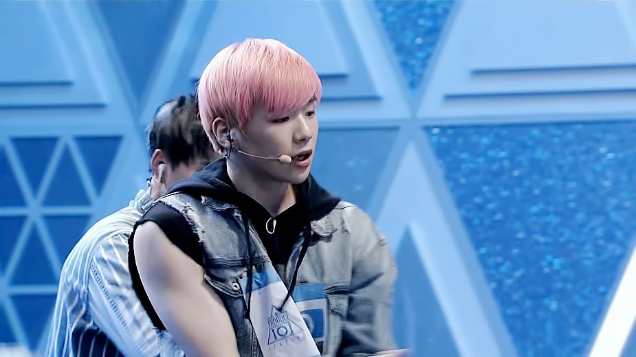 강다니엘 쓸데없는 정보봇 tweet media