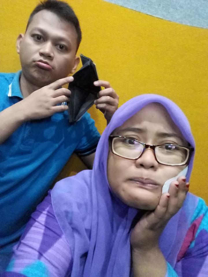 suaramedan's tweet photo. Jaka Dara Sejangkau Siar..
Manakah yang paling sakit?
A.Diputusin Pasangan
B.Sakit Gigi
C.Hp Hilang
D.Dompet Kosong
Jawab di SENSASI SUARA MEDAN 
Gabung di 061-822-1487
Sms/Wa di 0812-85553-947
#Sensasisuaramedan
#Semangatpagi https://t.co/1UeQPlnJnY