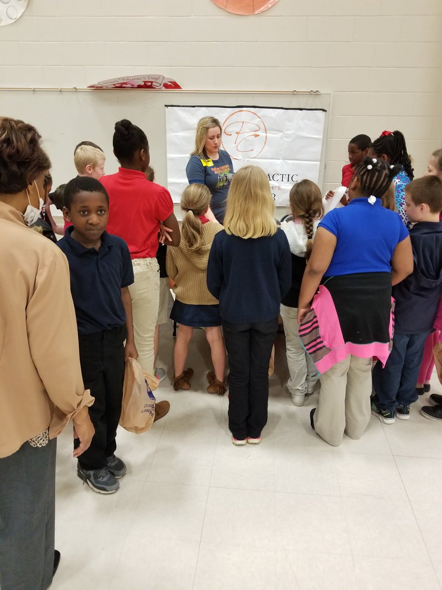 Midway Hills Academy tweet media