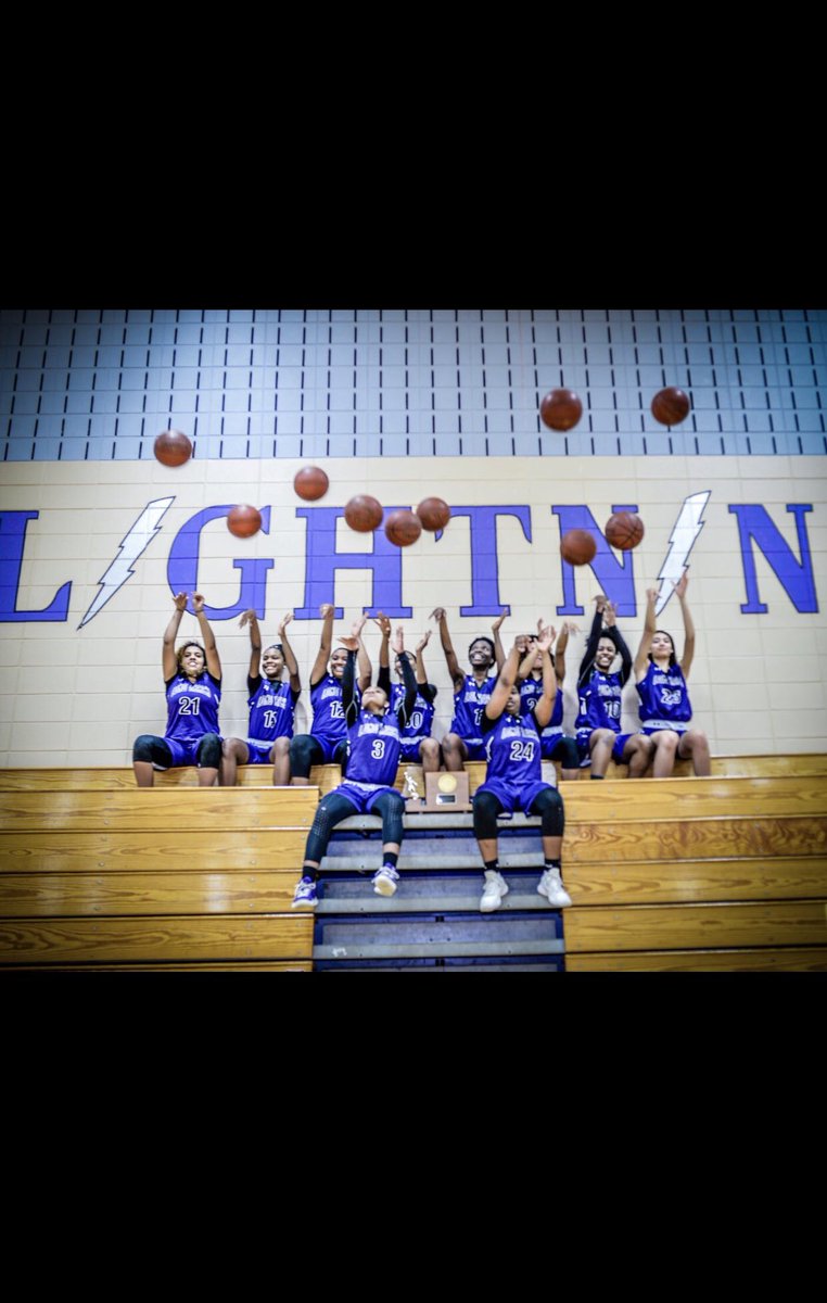 LR GIRLS BASKETBALL tweet media